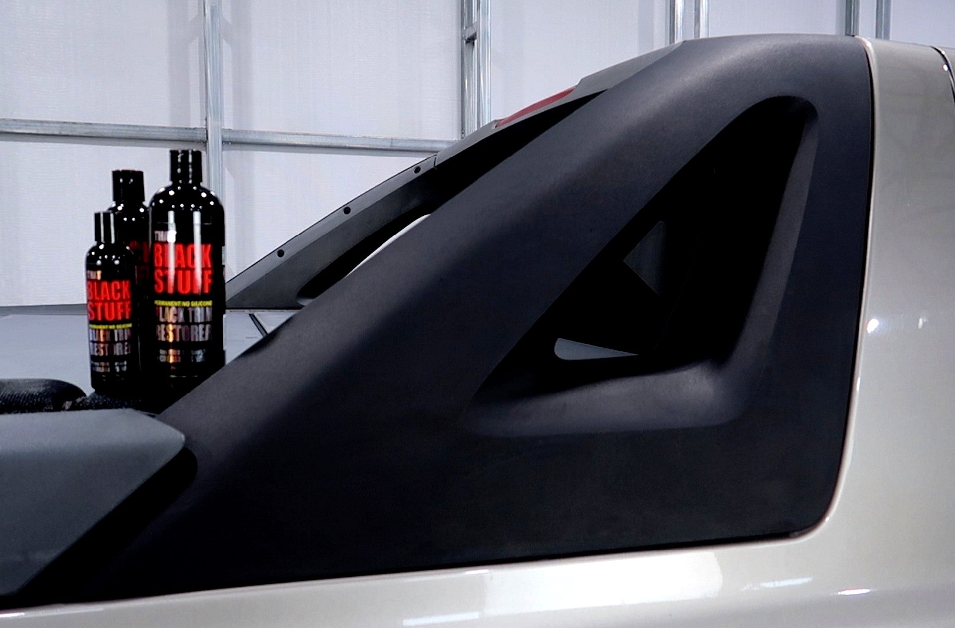 Black Plastic Trim Restorer 16 OZ. Bottle | That Black Stuff | Pro Detailer Size